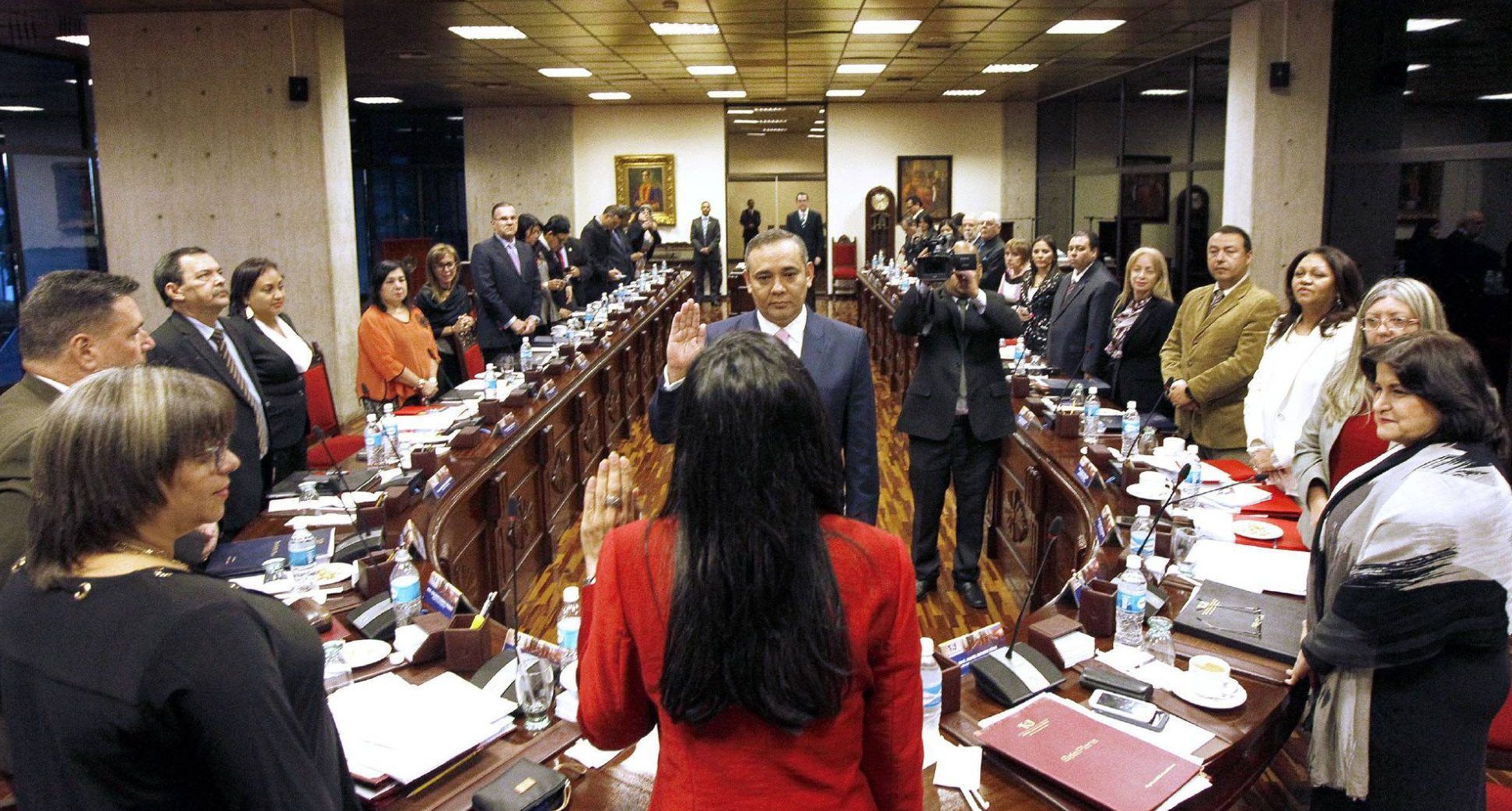 Expolicía acusado de asesinato, nuevo presidente de Tribunal de Venezuela