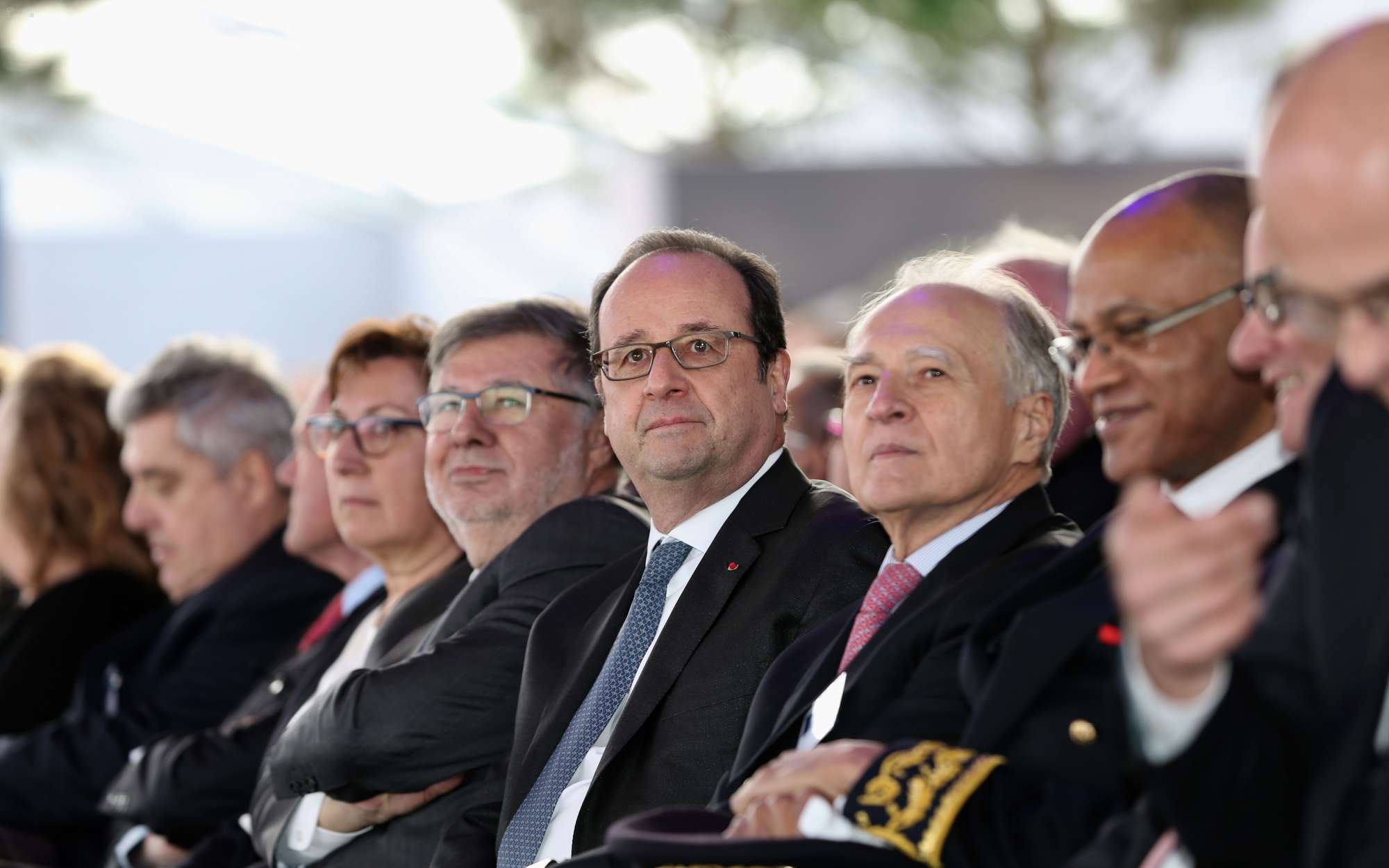 Video: disparos interrumpen discurso de Francois Hollande en Francia