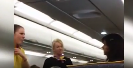 Video: abogados discuten por un descansabrazos durante vuelo