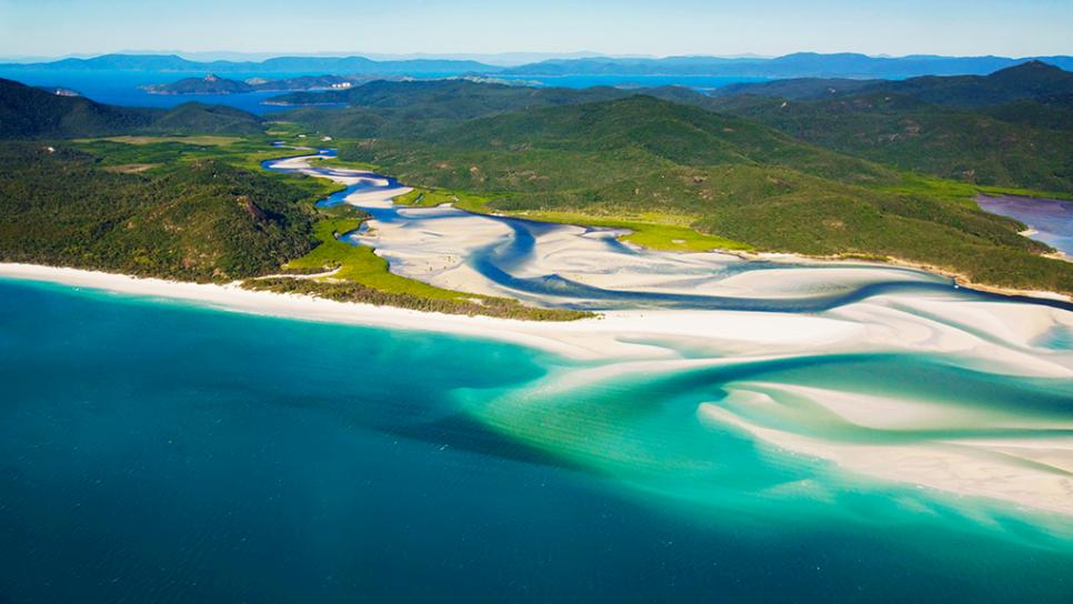 Australia es el país al que se van a vivir los millonarios - whitsunday-island-whitehaven-beach-queensland-australia.jpg.rend_.tccom_.966.544