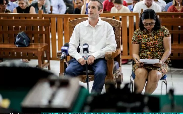 Condenan a DJ británico por asesinar a policía en Bali - 113256021_Britain_David_Taylor_sits_in_court-large_trans_NvBQzQNjv4BqmDlFMJ5bmIWt0sYAakZCiDoJJx60e-G9rsN0orlsZBs