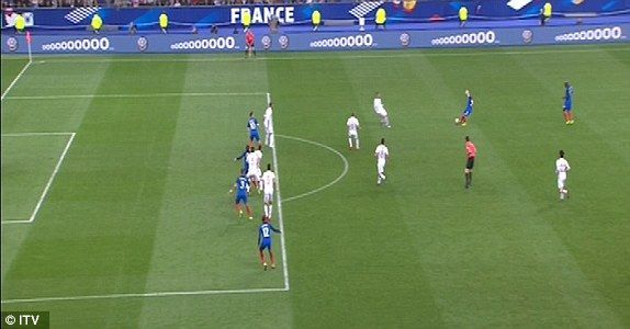 Anulan gol a Griezmann con ayuda de video - 1490731877031_lc_galleryImage_vlcsnap_2017_03_28_21h07m