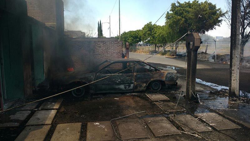 Pipa cargada de gasolina explotó en la autopista Celaya-Salamanca - 1644447