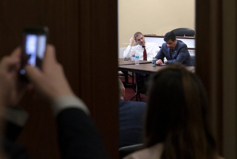 Trump amenaza a su partido: votan por la revisión de salud o el Obamacare se queda - 24health-3-master768