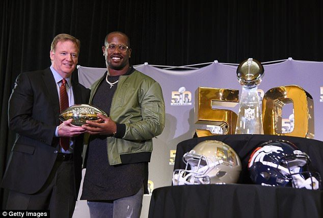 No habrá cargos contra periodista mexicano que robó jersey de Tom Brady - 3E7624FB00000578-4331422-image-a-162_1490027189599