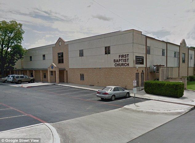 Choque en Texas deja 12 muertos y tres heridos - 3EC11AAE00000578-4362658-image-a-16_1490830885058