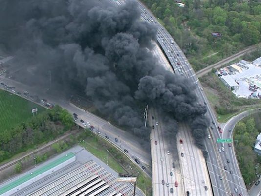 Colapsa autopista en Atlanta por incendio - 636264980828337773-ATLANTA-FIRE