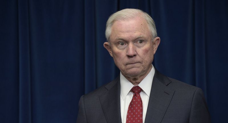 Sessions comparecerá ante el Senado el martes