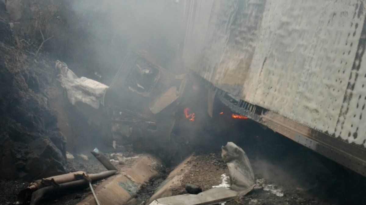 Choca tráiler y se incendia en la autopista México-Querétaro - @cortesdon