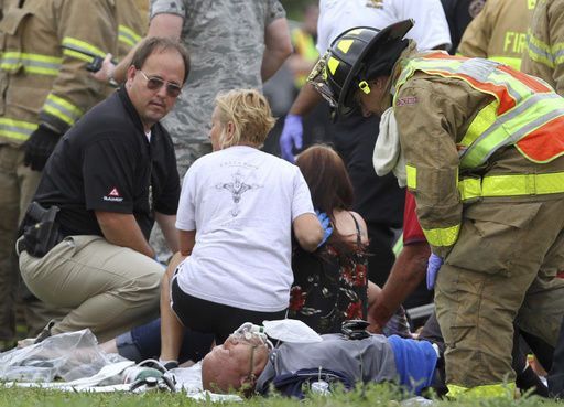 Tren arrastra a autobús y deja al menos tres muertos en Estados Unidos - Biloxi-Mississippi-5