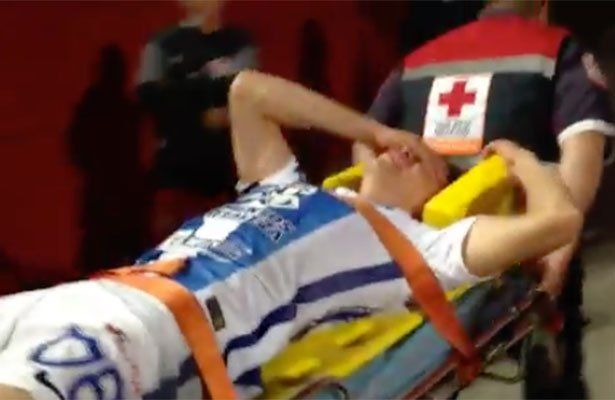 Tuzos alcanzan liderato y quedan preocupados por "Chucky" Lozano - C6C8V_cUYAICYtz