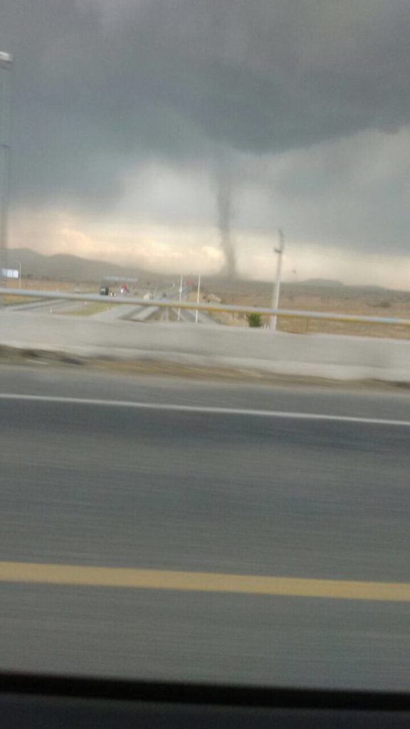 Video: tornado en Tlaxcala - C74gnA6VQAATrQZ-576x1024
