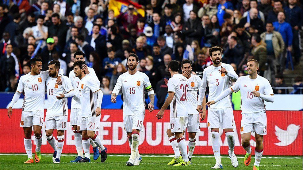 Anulan gol a Griezmann con ayuda de video - C8CRUAJXkAIfH8w