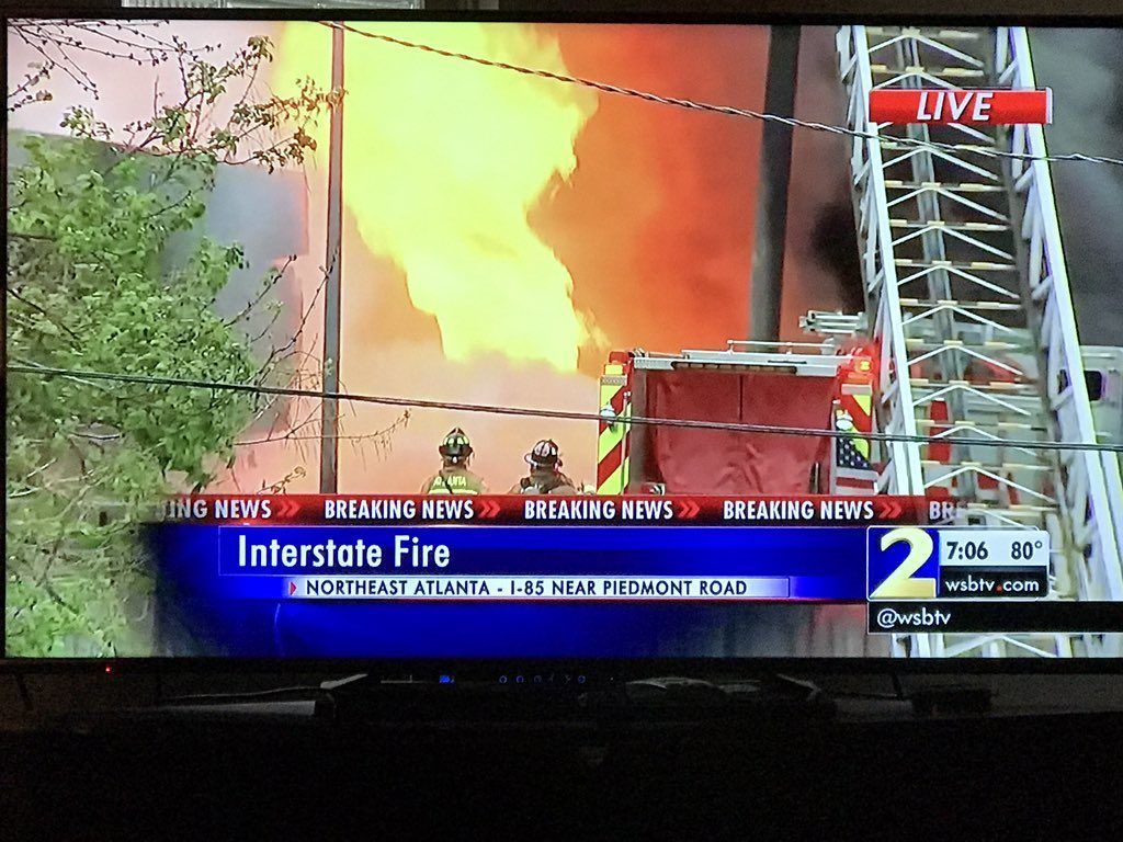 Colapsa autopista en Atlanta por incendio - C8M753fV0AAUmdB-1024x768