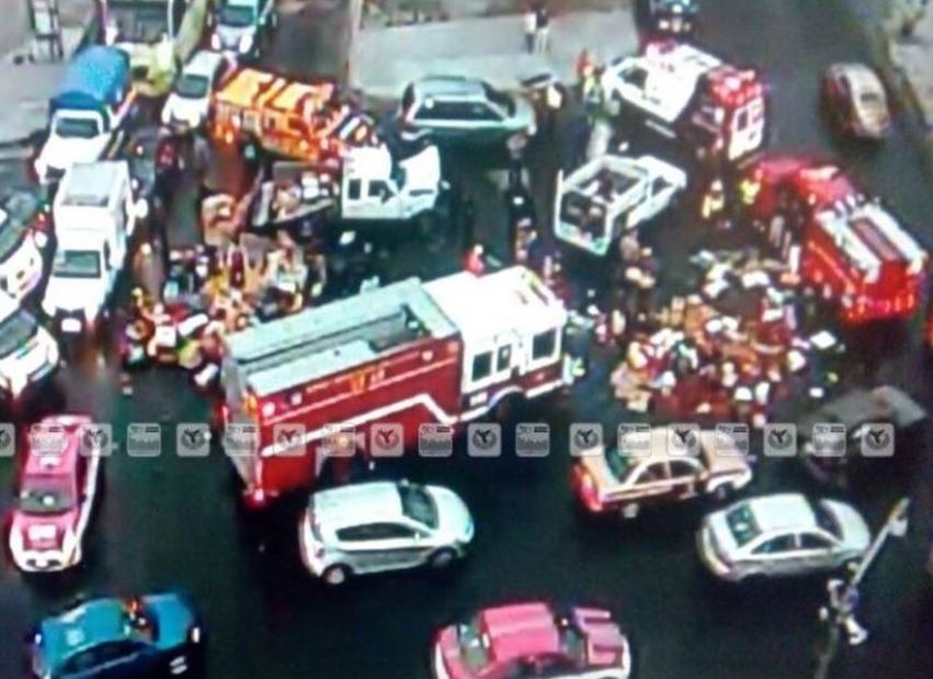 Vuelca en Iztapalapa camioneta que transportaba verduras - Captura-de-pantalla-2017-03-05-a-las-5.29.51-p.m.