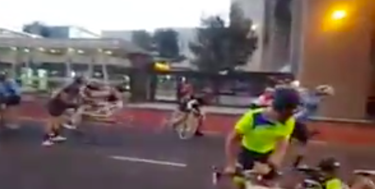 #Video Cancelan competencia ciclista por fuertes vientos