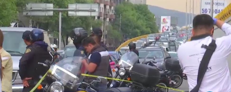 Hombre se suicida desde puente peatonal en Circuito Interior