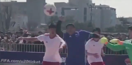 Maradona intentó repetir la ‘Mano de Dios’