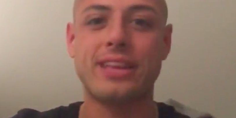 Chicharito se rapa por apuesta