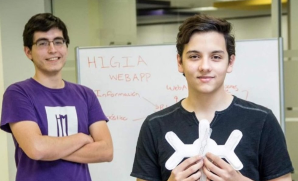 Joven mexicano crea brasier para diagnosticar cáncer de mama