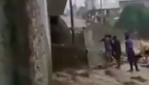 #Video Jóvenes rescatan a tres niños en Perú