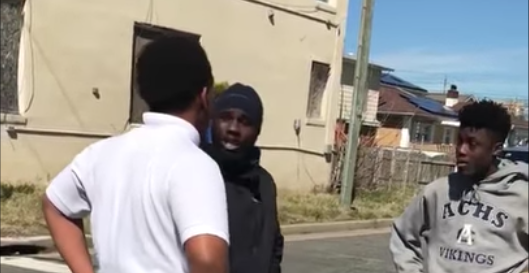 #Video Joven detuvo pelea entre adolescentes y su discurso se hizo viral