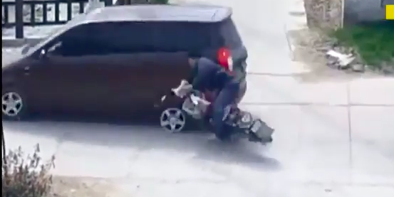 #Video Conductor atropella dos veces a la misma persona - Captura-de-pantalla-2017-03-31-a-las-09.31.40