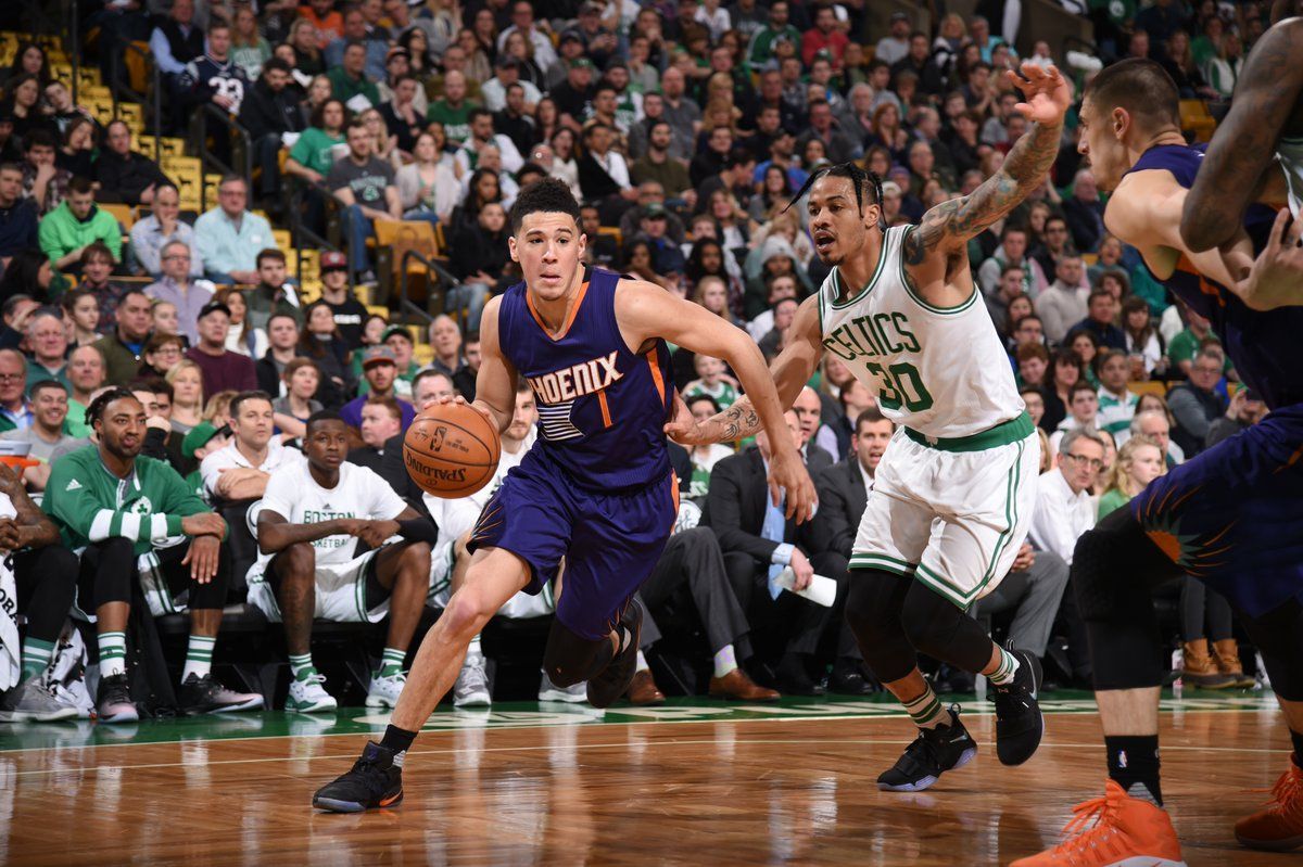 Devin Booker marca 70 puntos con los Suns