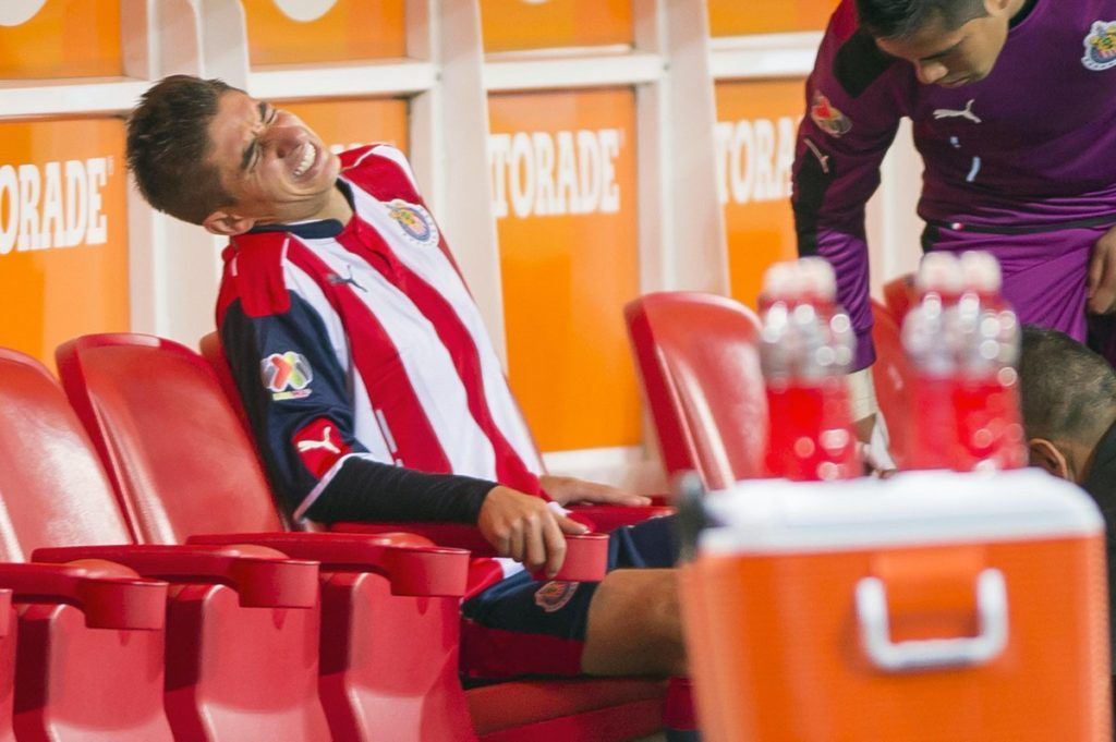 Suspenden de manera temporal a Sambueza y Andrade - Isaac-Brizuela-Lesión-1024x681