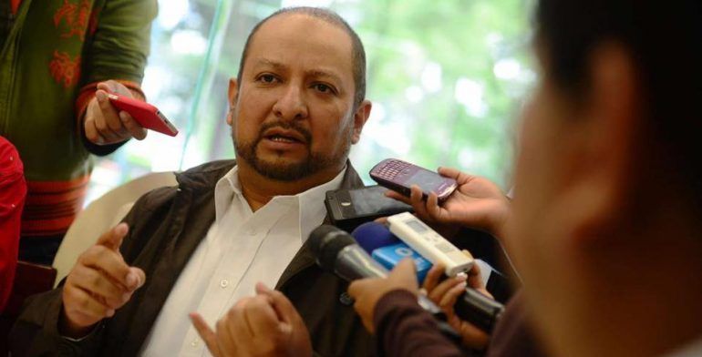 Renuncia Max Correa a precandidatura del PRD en Edomex