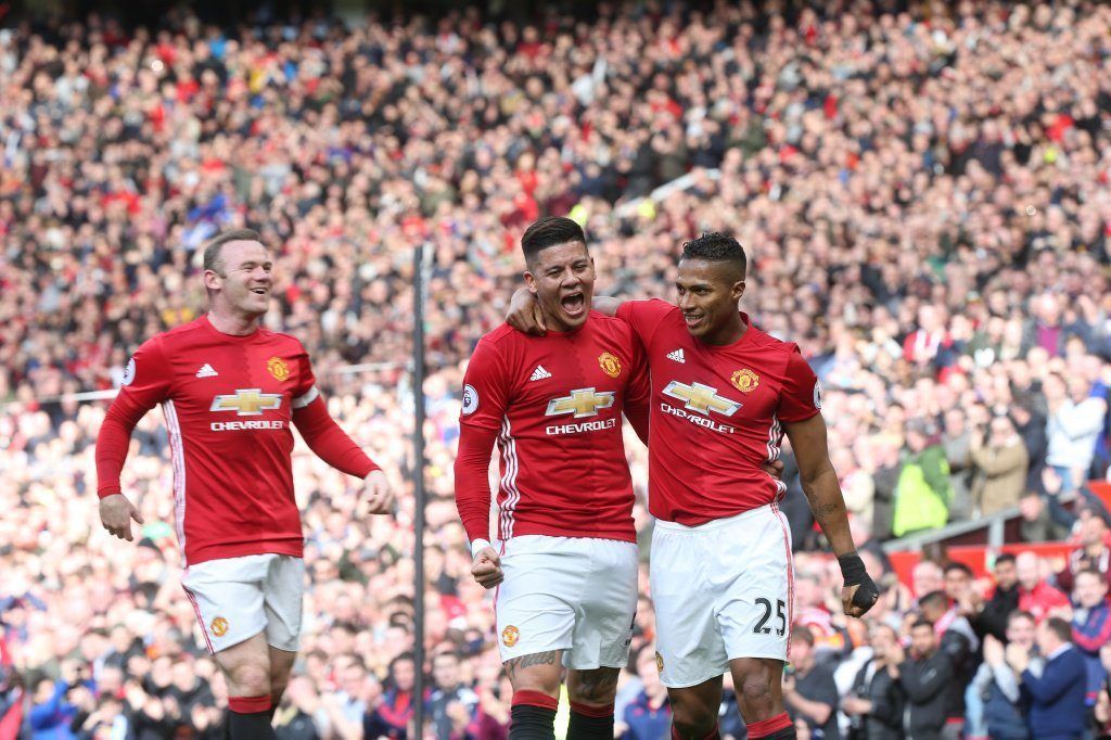 Liverpool vence 3-1 a Arsenal y lo supera en la tabla - Manchester-United-1024x682