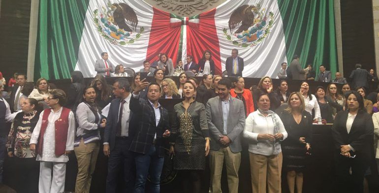 Diputadas toman tribuna en San Lázaro - Mujeres-Cámara-de-diputados-2017-03-09-PHOTO-00000201-770x392