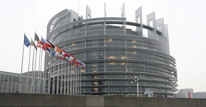 Parlamento Europeo busca reimponer visas a EE.UU.