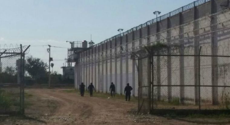 Suspenden a funcionarios del penal de Aguaruto