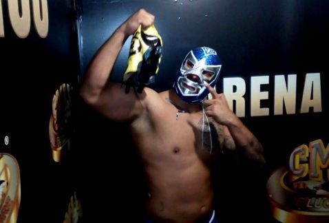 Reaparece Pierroth pero sin máscara - Pierroth-2