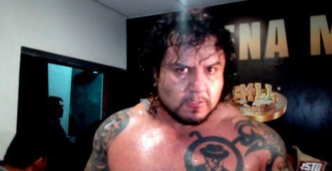 Reaparece Pierroth pero sin máscara