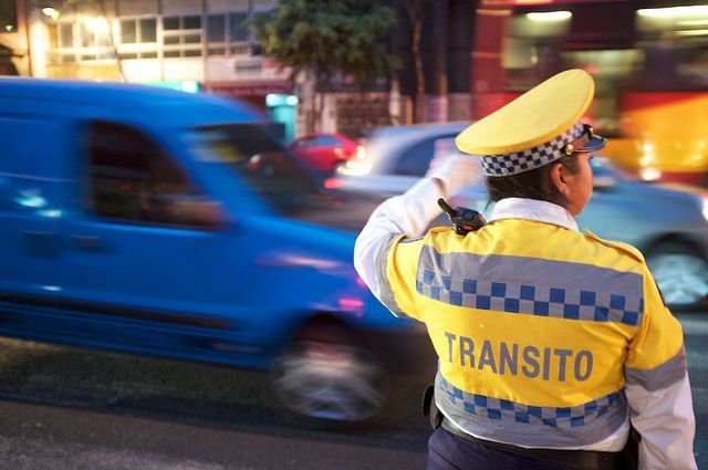 Conductores de Mercedes-Benz son los más multados en la capital - Policia