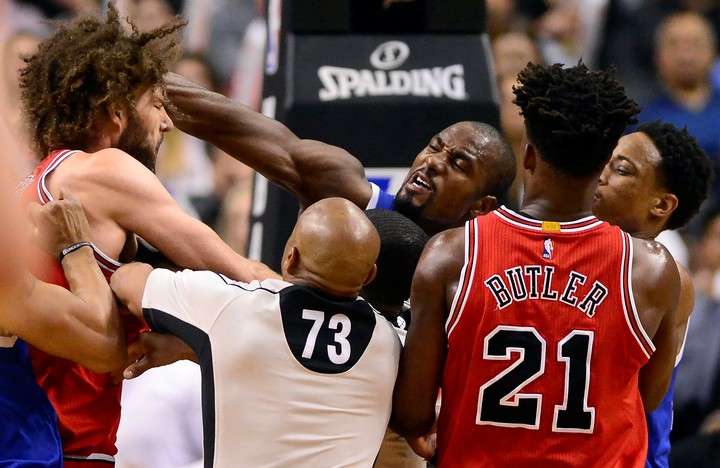 #Video Pelea en la duela entre Toronto y Chicago #Video Pelea en la duela entre Toronto y Chicago