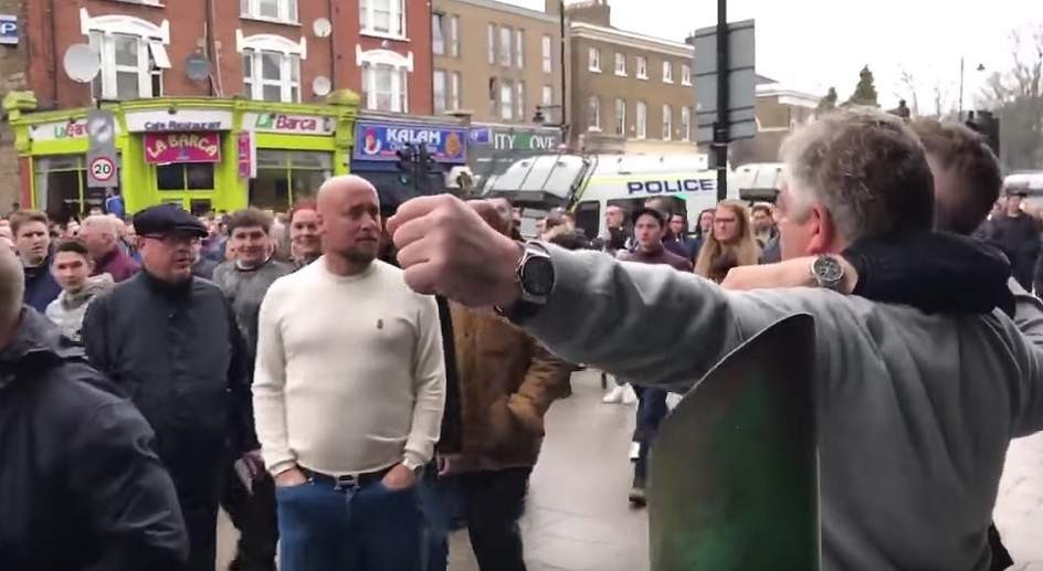 Video: la agresión a un aficionado del Tottenham