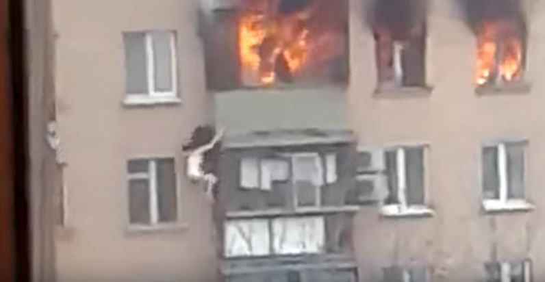 #VIRAL Mujer sobrevive tras caer de un octavo piso