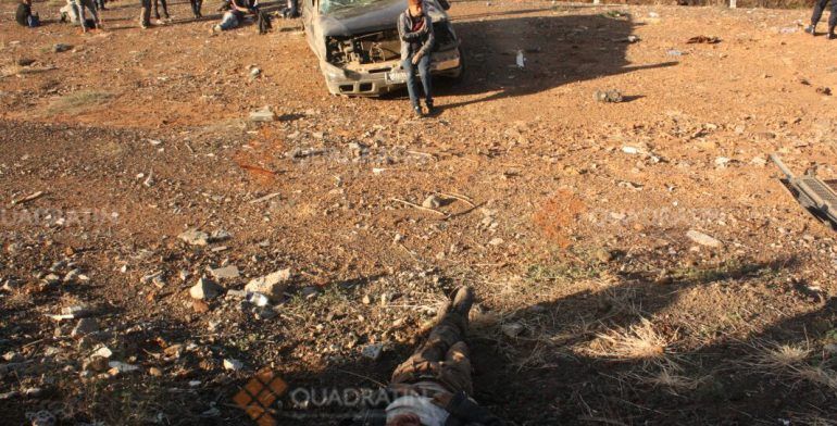 Volcadura deja 10 jornaleros heridos en la Autopista Siglo 21 - accidente-camioneta5-770x392