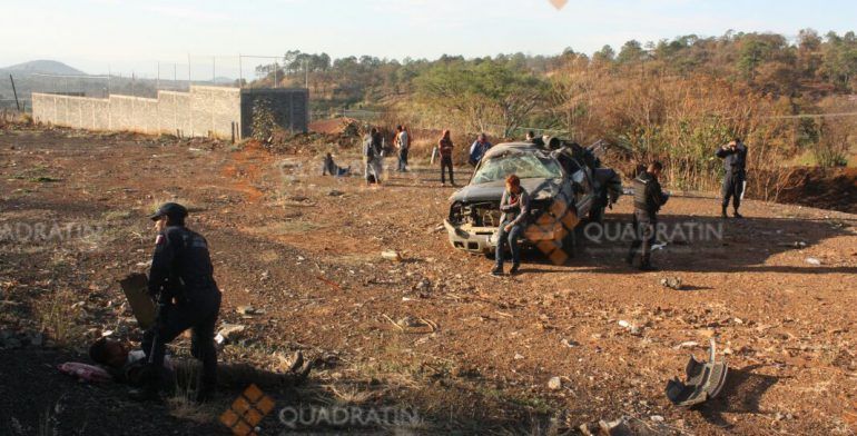 Volcadura deja 10 jornaleros heridos en la Autopista Siglo 21 - accidente-camioneta6-770x392