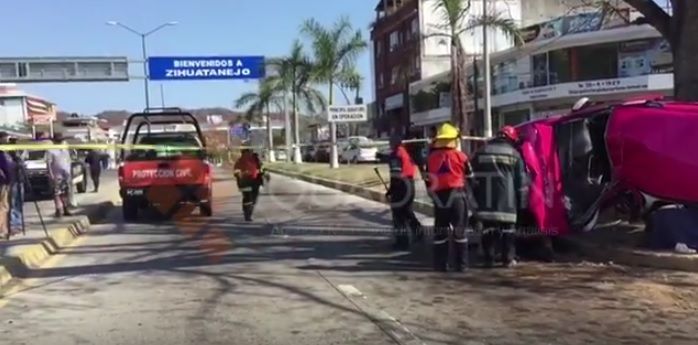 Volcadura deja un muerto y cinco lesionados en Zihuatanejo