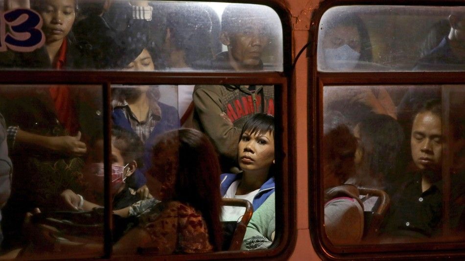 #Viral Justifican a sujeto que acosó a mujer en transporte público