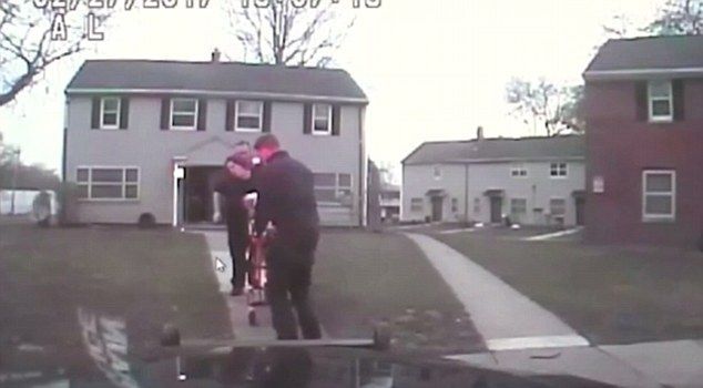 Video: pareja sufre sobredosis de heroína enfrente de sus hijos - adictos-3