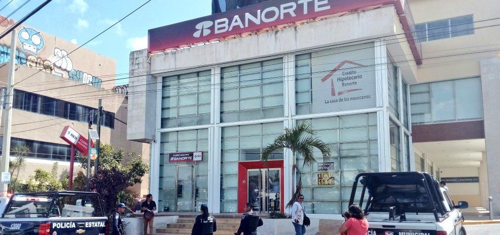 Militar impide asalto a sucursal bancaria en Cancún
