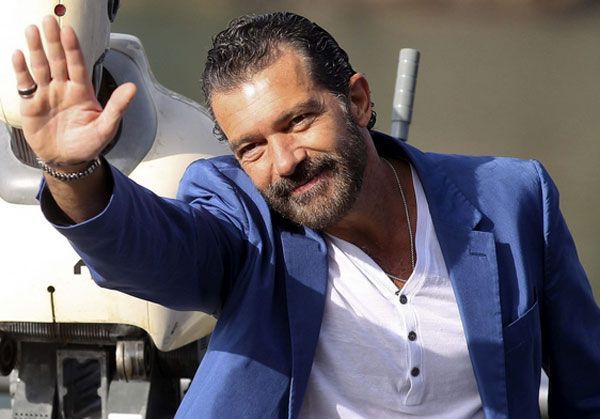 Antonio Banderas se realiza chequeos del corazón en Ginebra