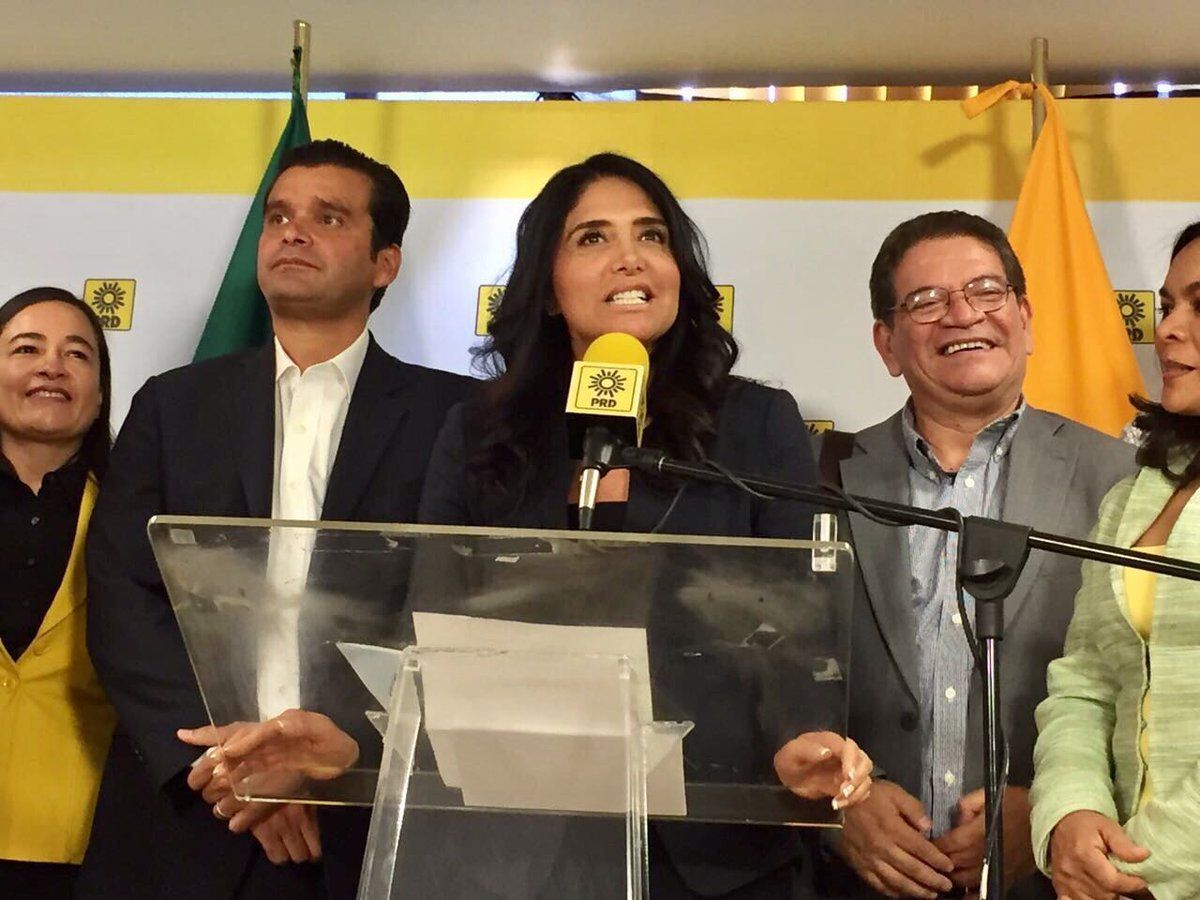 Alejandra Barrales solicita su reincorporación al Senado