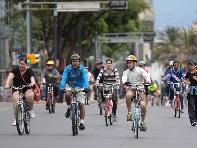 Gobierno capitalino invita a paseo dominical en bici - bici1502141