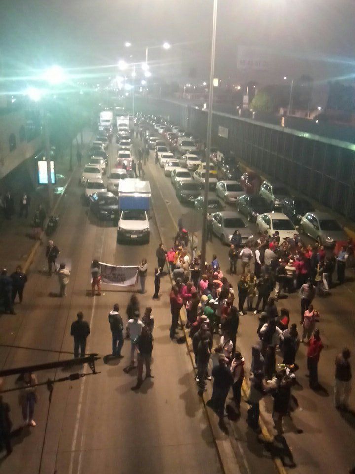 Vecinos bloquean Circuito Interior - bloqueo-peñón-de-los-baños-josé-gutiérrez